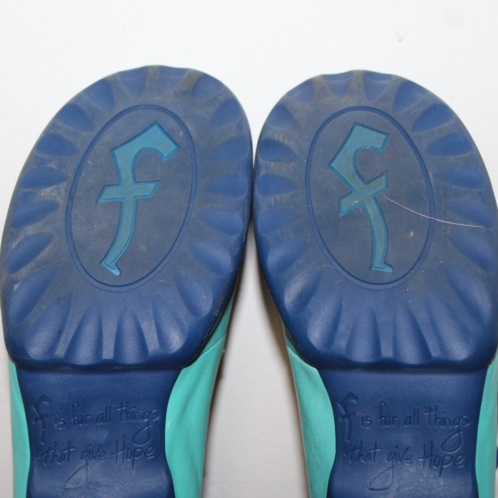 John Fluevog Teal & Navy Mary Jane Heels.  Sz. 10 - Picture 10 of 12